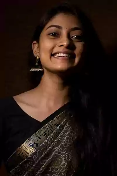 Ammu Abhirami black saree