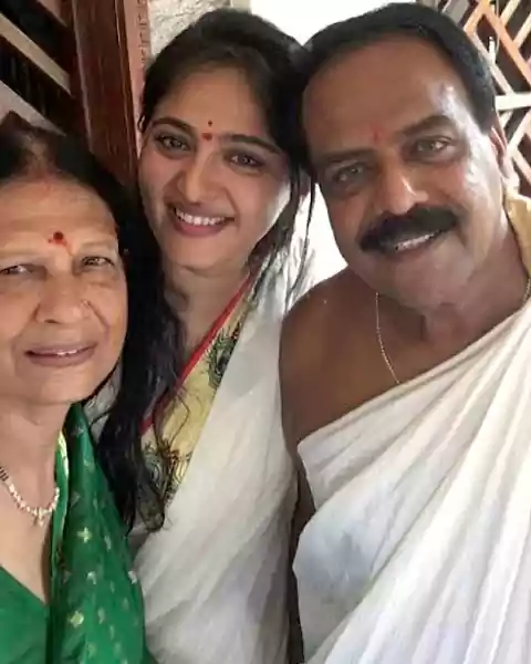 Anushka Shetty with her family