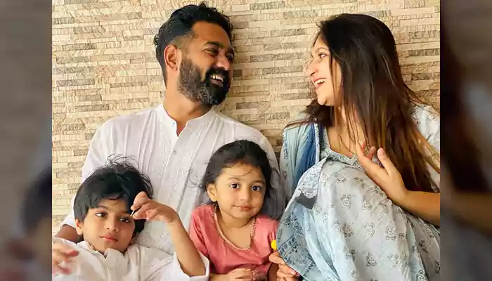 Asif Ali with his family