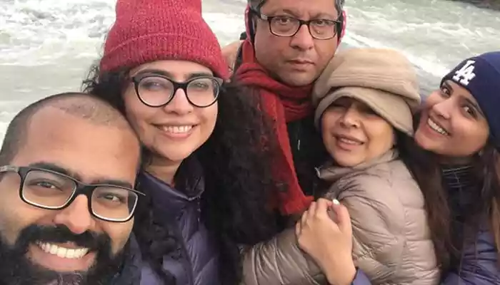 Deeksha seth with her family