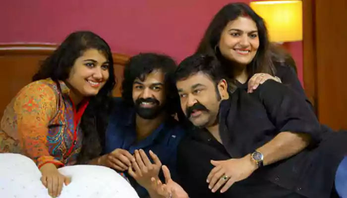 Mohanlal with his family