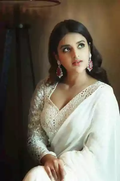 Nidhhi Agerwal in white saree