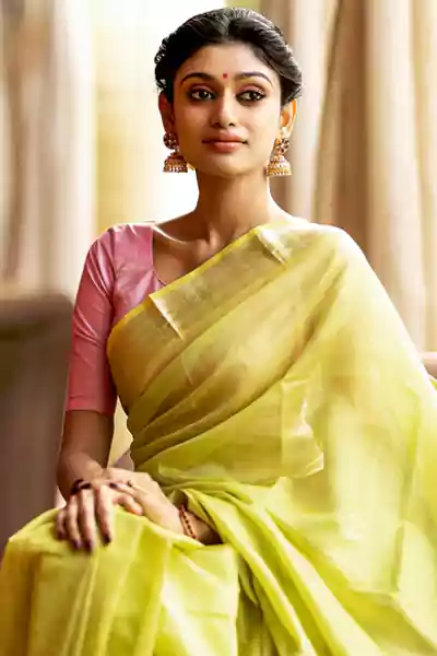 Oviya in saree
