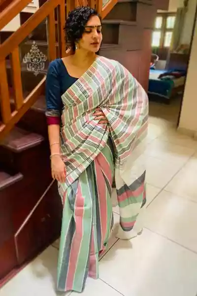 PARVATHY THIRUVOTHU in saree