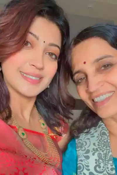 PRANITHA SUBHASH with her mother