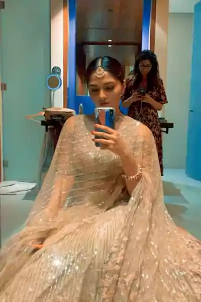 Sunaina in beautiful dress