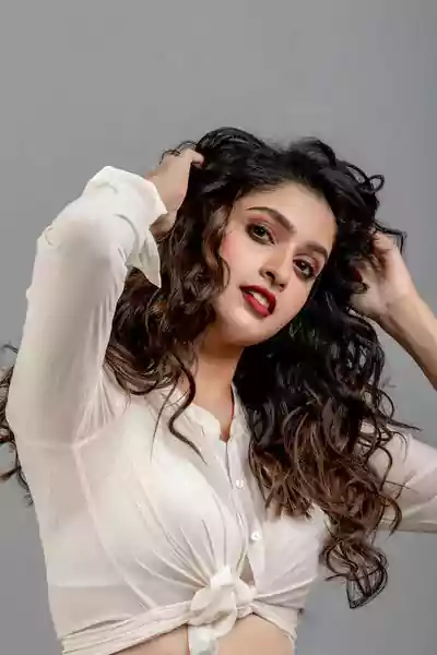 TANYA RAVICHANDRAN showing her bold side