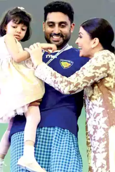 Abhishek Bachchan with his wife and daughter