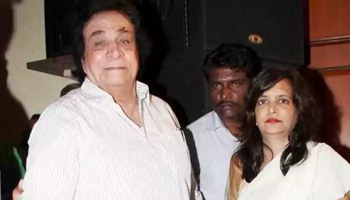 Kader Khan with his wife
