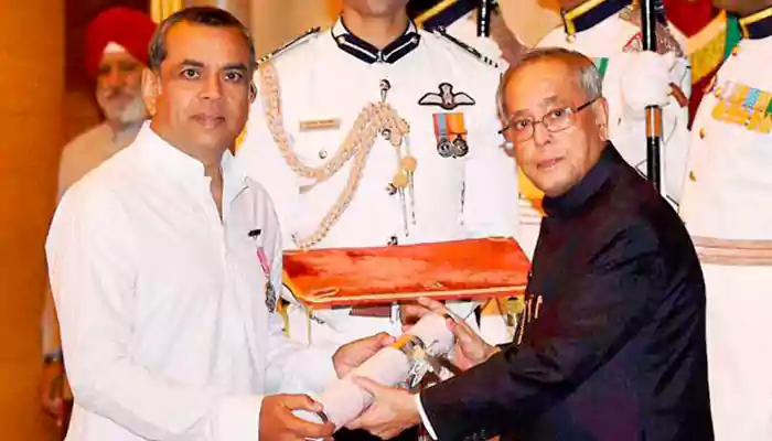 Paresh Rawal receiving padma shri award