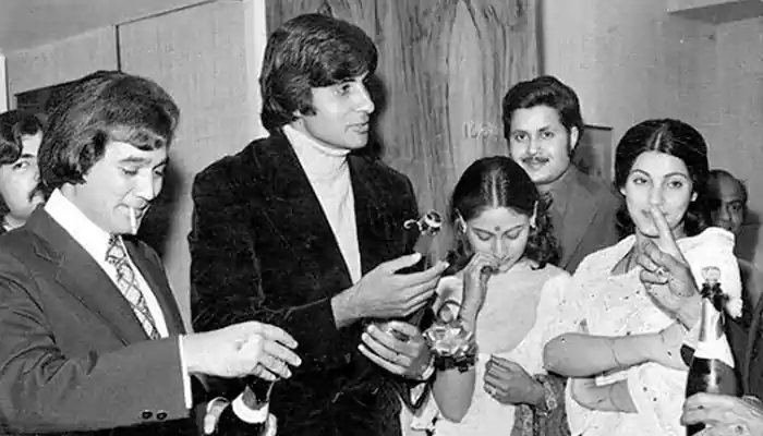 Rajesh Khanna with amitabh bacchan and his co stars