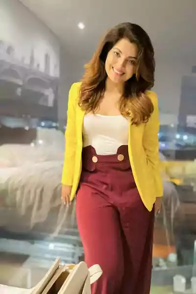 Smriti Sinha beautiful pic