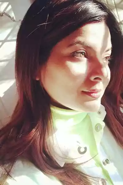 Smriti Sinha photo gallery