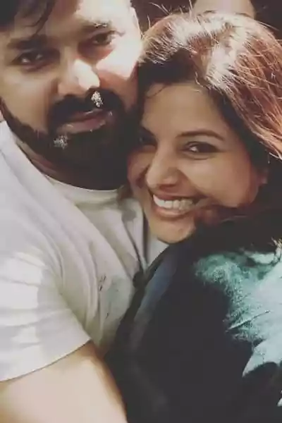 Smriti Sinha with pawan singh
