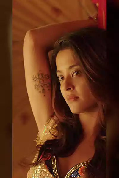 Surveen Chawla stunning look