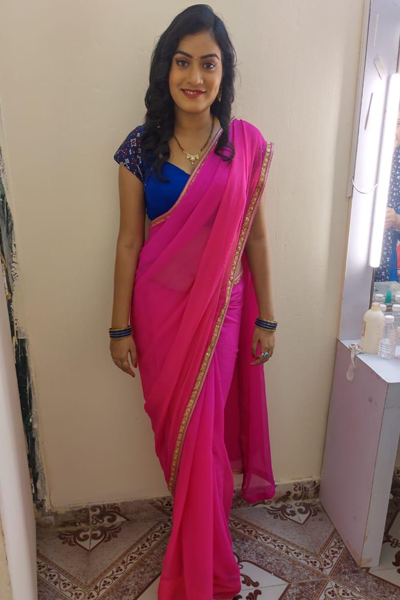 Anjali-Banarjee-in-saree