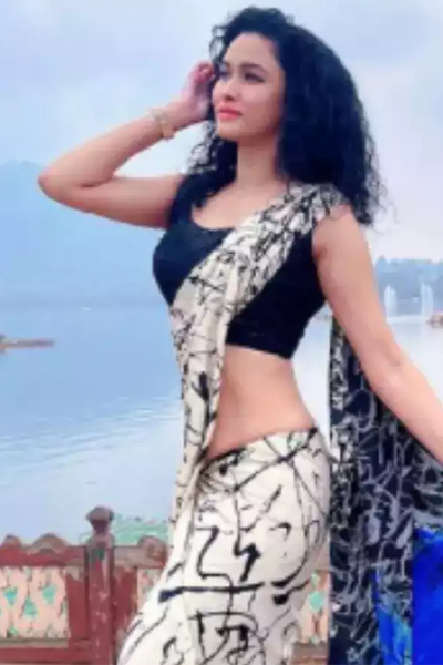 Neetha-Shetty-in-saree