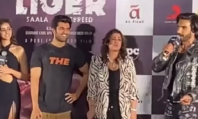 Ranveer dances to 'Liger' number 'Akdi Pakdi' with Vijay, Ananya