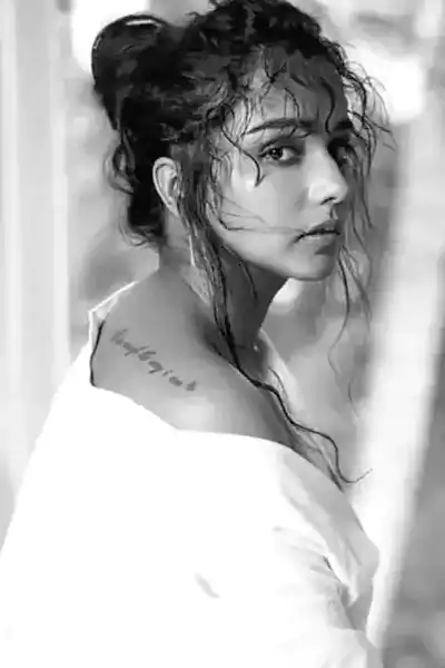 Tuhina Das photo gallery