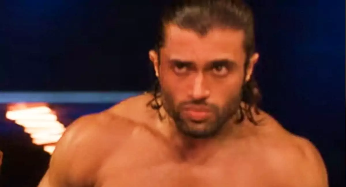 Vijay Deverakonda flaunts sculpted abs, MMA moves in 'Liger' trailer