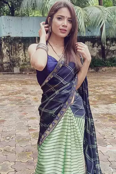 palak singh in saree