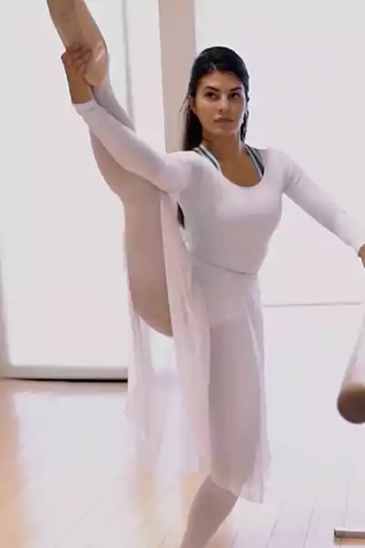 Jacqueline Fernandez Ballet Barre for Endorphins Flowing