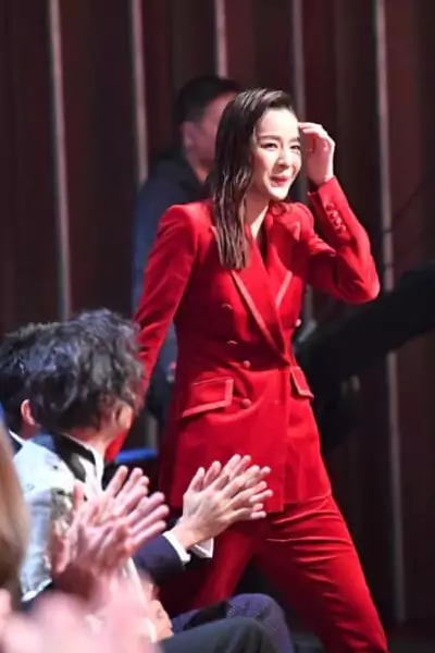 Jasmine Sim photo gallery