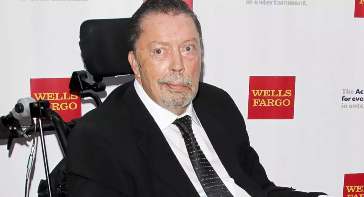 Tim Curry Net Worth, Age, Wiki, Photos, Awards & Controversy Today