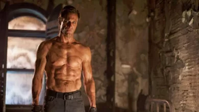 Aaron Eckhart Net Worth, Age, Wiki, Photos, Awards & Controversy Today