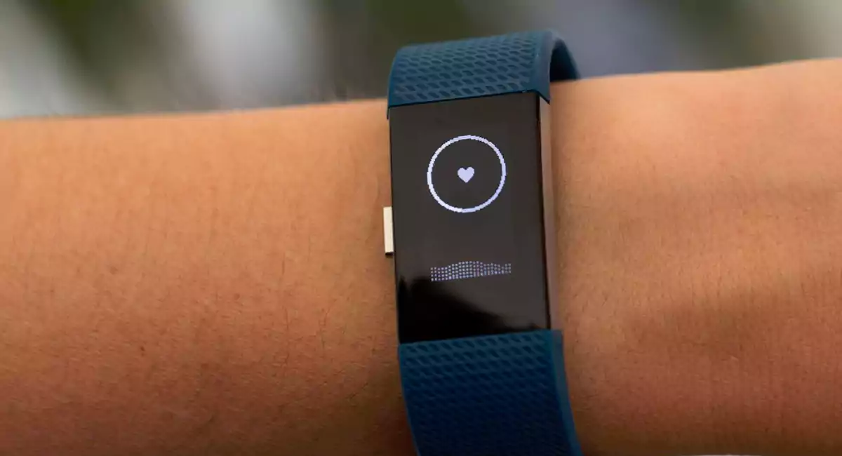 Fitbit Band diabetga chalinganlarda qon shakar darajasini kuzatish uchun