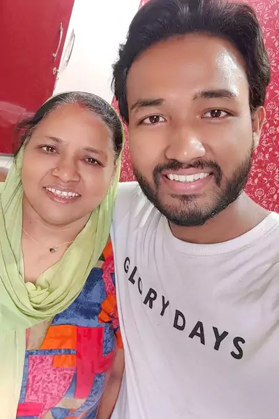 Himanshu Gola with his mother